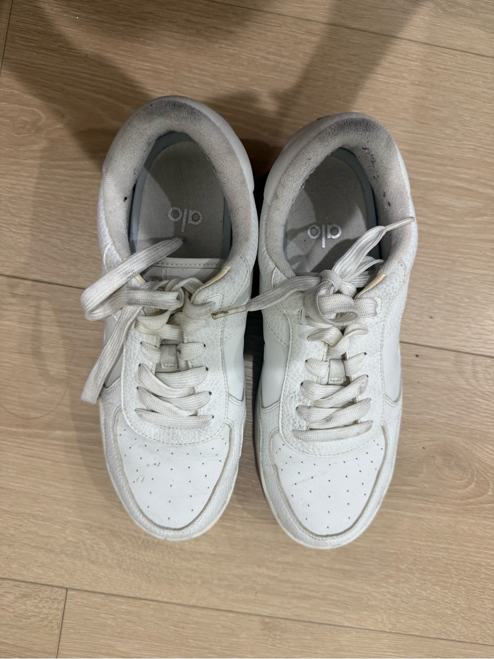 ALO Yoga White Low-Top Women's Sneakers